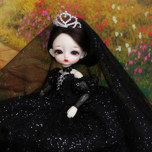 Tiny Delf 20 ALICE QUEEN  The Wild Swans Limited